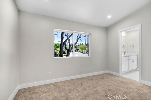 Detail Gallery Image 22 of 50 For 18871 Rosita St, Tarzana,  CA 91356 - 4 Beds | 4 Baths