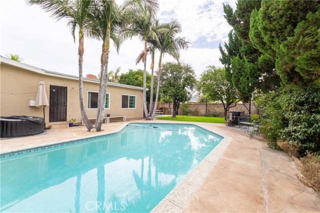 1816 W Yarnell Street, West Covina CA: https://media.crmls.org/medias/f820544c-0951-47e2-a23b-bfad45dd6e98.jpg