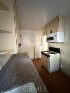 Detail Gallery Image 8 of 18 For 634 Glenwood Rd #5,  Glendale,  CA 91202 - 2 Beds | 1 Baths