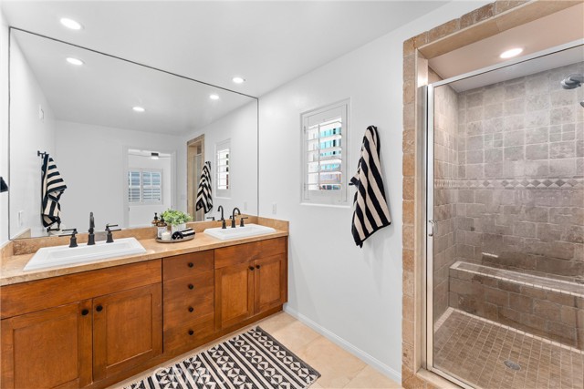 Detail Gallery Image 20 of 36 For 126 47th Street #1,  Newport Beach,  CA 92663 - 3 Beds | 2/1 Baths