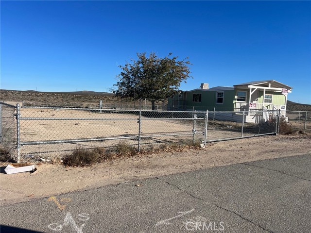 Detail Gallery Image 2 of 9 For 233 Desert Breeze, California City,  CA 93505 - 2 Beds | 1 Baths