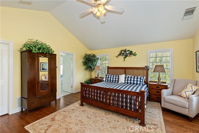 27781 St Bernard Lane, Lake Arrowhead CA: https://media.crmls.org/medias/f823b503-5dc7-4d9b-90c1-ba349aabb91f.jpg