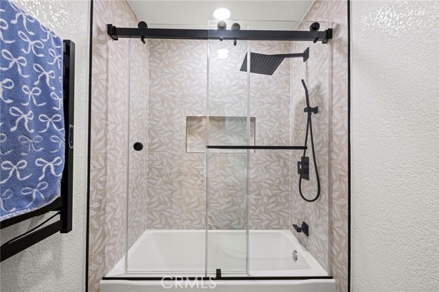 Detail Gallery Image 17 of 67 For 22731 Canyon Lake Dr, Canyon Lake,  CA 92587 - 4 Beds | 4 Baths