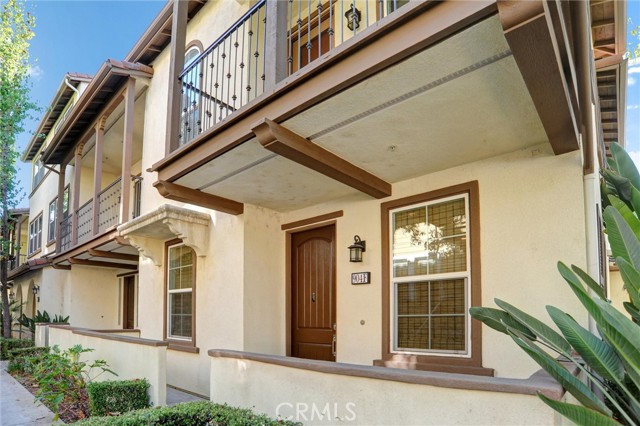 Detail Gallery Image 3 of 32 For 904 N Primrose Ln #F,  Azusa,  CA 91702 - 3 Beds | 2/1 Baths