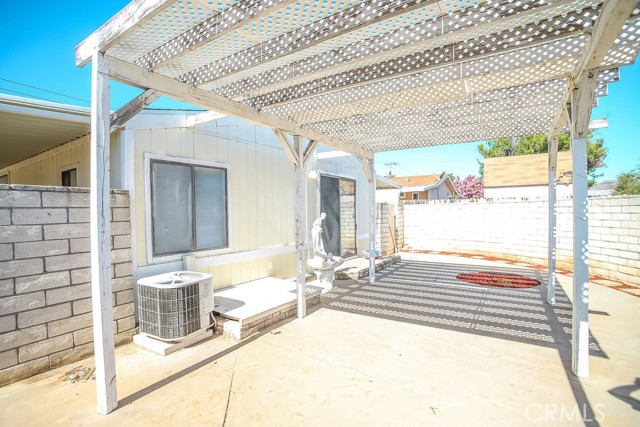 34854 Lyn Avenue, Hemet CA: https://media.crmls.org/medias/f8245975-5b5a-4cfa-98be-7182412f5332.jpg