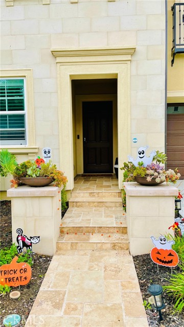 Detail Gallery Image 2 of 35 For 358 Pinnacle Dr, Lake Forest,  CA 92630 - 5 Beds | 4 Baths