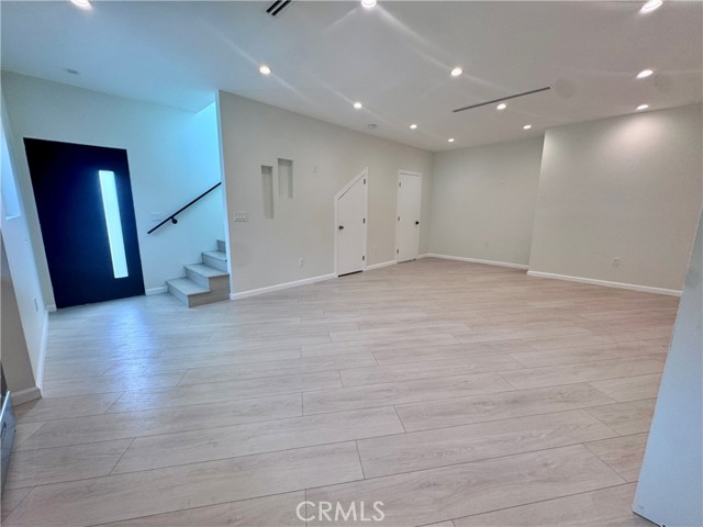 Detail Gallery Image 4 of 31 For 10787 Las Lunitas Ave, Tujunga,  CA 91042 - 2 Beds | 2 Baths