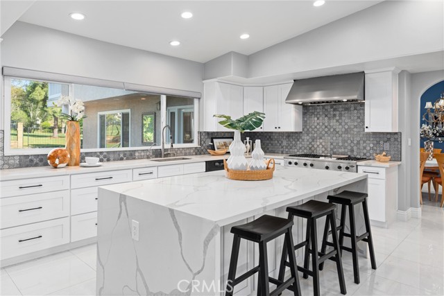 Detail Gallery Image 15 of 63 For 8690 Los Coyotes Dr, Buena Park,  CA 90621 - 6 Beds | 4/1 Baths
