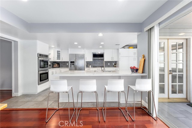 Detail Gallery Image 5 of 34 For 23163 Mulholland Drive Unit 6, Woodland Hills,  CA 91364 - 2 Beds | 2/1 Baths