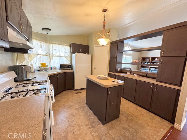 Detail Gallery Image 11 of 25 For 21210 Arrow Hwy #36,  Covina,  CA 91724 - 3 Beds | 2 Baths
