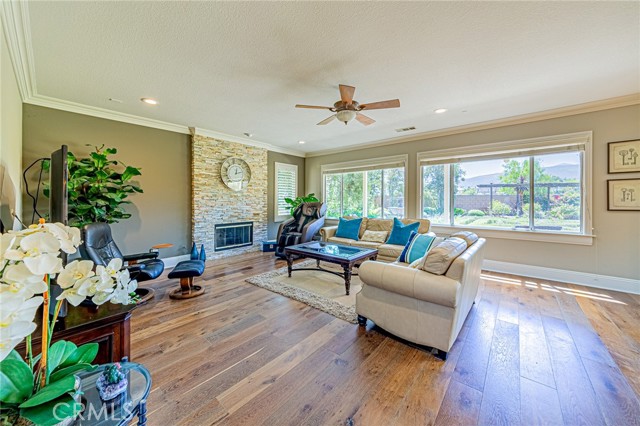 Detail Gallery Image 12 of 42 For 3511 Christopher Ln, Corona,  CA 92881 - 5 Beds | 4 Baths