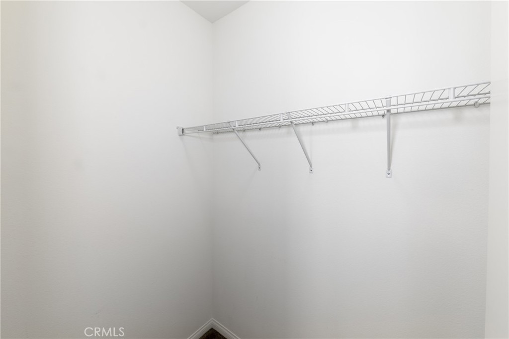 https://media.crmls.org/medias/f82818dc-26c6-45a0-8c8e-631822c17be3.jpg?preset=X-Large