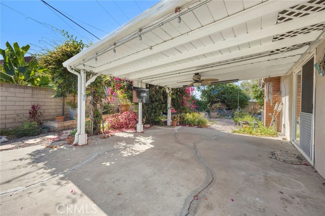 12362 Emrys Avenue, Garden Grove CA: https://media.crmls.org/medias/f8284222-f976-404d-8f2a-5f49a154168b.jpg