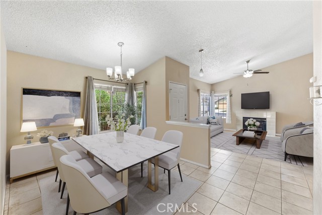 12431 Highgate Avenue, Victorville CA: https://media.crmls.org/medias/f828685e-c42e-4271-991b-b3a2fdc48086.jpg