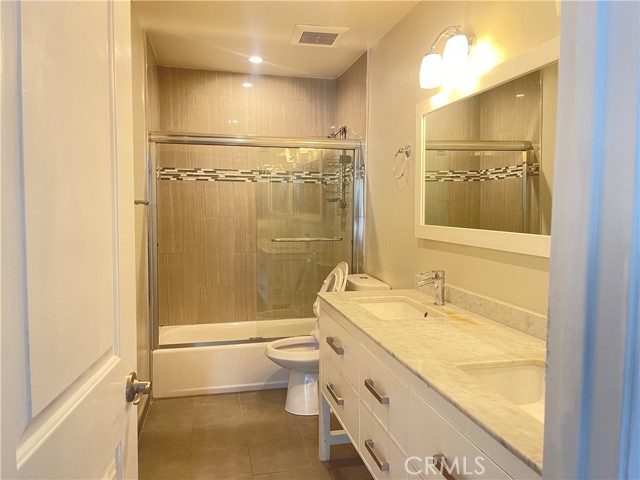 100 Hurlbut Street, Pasadena CA: https://media.crmls.org/medias/f8287d7b-621b-4745-a169-a55bb5eb0e7a.jpg