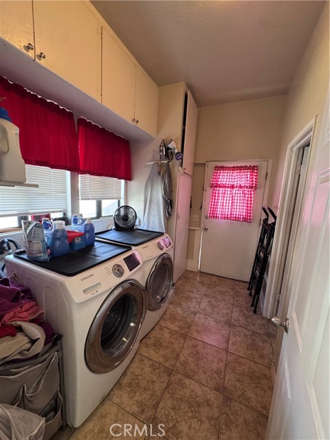 Detail Gallery Image 10 of 28 For 404 N 9th Ave, Upland,  CA 91786 - 5 Beds | 2 Baths