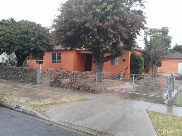 This house is located in a wonderful neighborhood and shows pride of ownership.  The house has four bedrooms and a large backyard. Many of the rooms have the original hardwood floors.  Just a few miles from downtown Los Angeles, and close to plenty of shopping and supermarkets.
