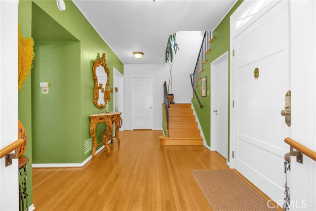 929 E Marshall Place, Long Beach CA: https://media.crmls.org/medias/f828d205-d119-4d1a-8ff2-7b430649139a.jpg