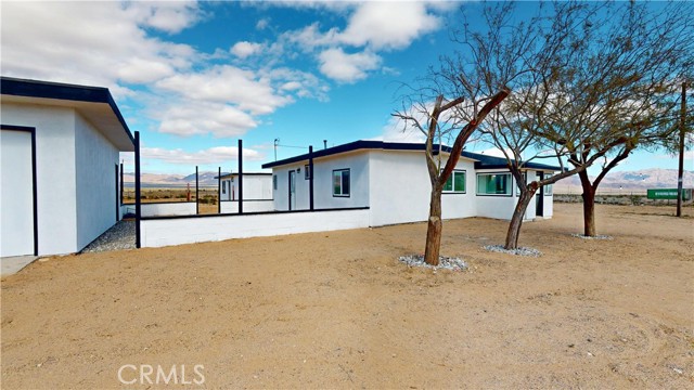 Detail Gallery Image 3 of 45 For 2580 Marks, Twentynine Palms,  CA 92277 - 4 Beds | 2 Baths