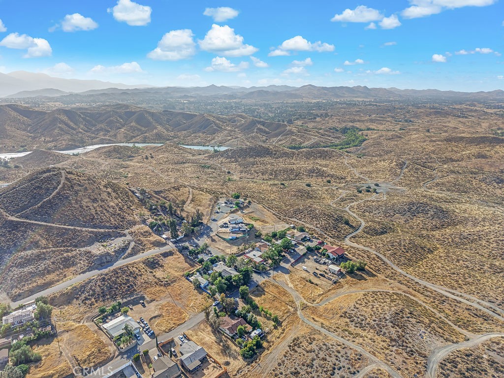 https://media.crmls.org/medias/f829fc71-81f6-4323-a0a8-26d5683c8dc9.jpg?preset=X-Large