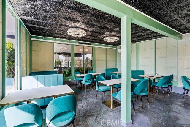  Commercial for Sale in Sun Valley, California
