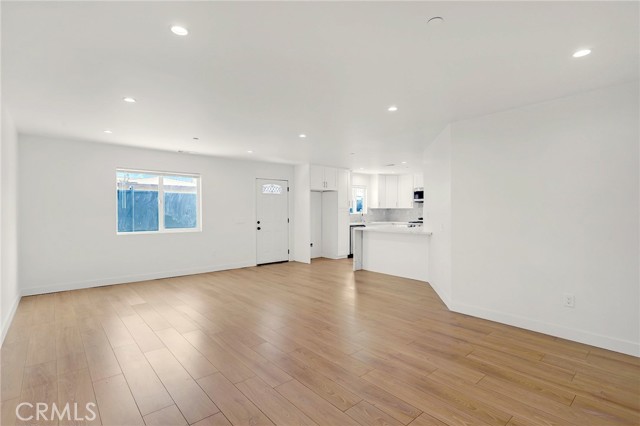 8144 Louise Avenue, Northridge CA: https://media.crmls.org/medias/f82a127f-b2f3-47a2-878b-86dbd922ce4f.jpg