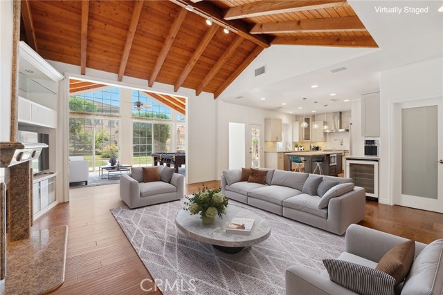 22501 Marilla Street, Chatsworth CA: https://media.crmls.org/medias/f82a2e97-44b4-45a2-814b-f67fc6ea3543.jpg