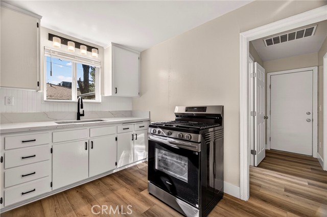 Detail Gallery Image 15 of 37 For 1128 W 5th, Chico,  CA 95928 - 3 Beds | 1 Baths