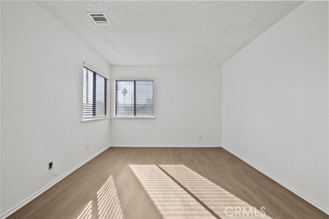 Detail Gallery Image 24 of 26 For 38501 Larkin Ave #4,  Palmdale,  CA 93550 - 2 Beds | 1 Baths