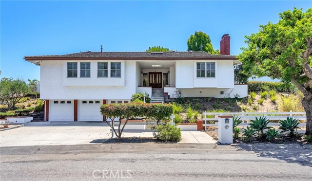 Detail Gallery Image 2 of 34 For 4 Bridlewood Cir, Rolling Hills Estates,  CA 90274 - 3 Beds | 2/1 Baths