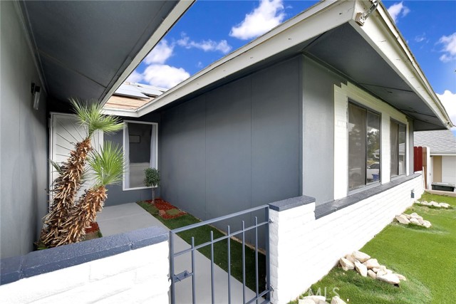 Detail Gallery Image 3 of 54 For 13928 Burning Tree, Victorville,  CA 92395 - 4 Beds | 2 Baths