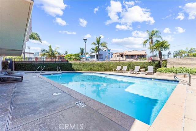201 Bay Shore Avenue, Long Beach CA: https://media.crmls.org/medias/f82c181c-d938-49ab-a42e-156927b98397.jpg