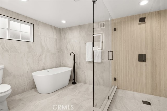 Detail Gallery Image 17 of 32 For 2391 Yorkshire Dr, Los Angeles,  CA 90065 - 3 Beds | 2/1 Baths