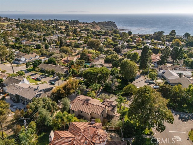 2300 Via Pacheco, Palos Verdes Estates CA: https://media.crmls.org/medias/f82d74e0-d367-4be6-b372-cfe9a9a290f1.jpg