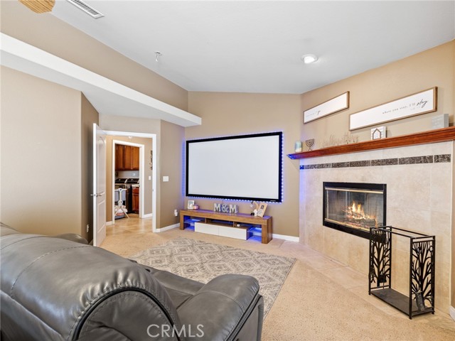15454 Mustang Avenue, Apple Valley CA: https://media.crmls.org/medias/f82d8d6b-5cfe-49c0-b916-cd19f25ee60c.jpg