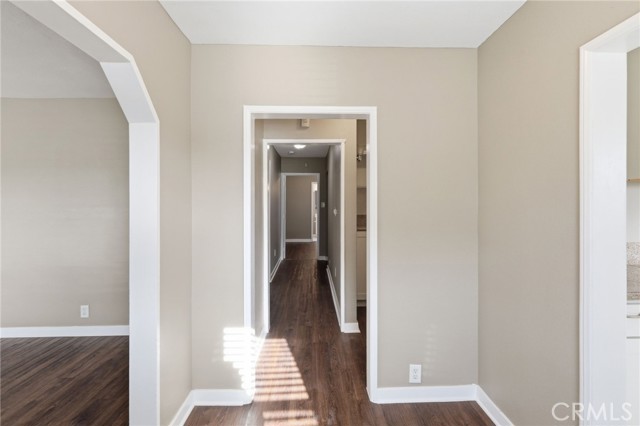 Detail Gallery Image 6 of 31 For 2010 N Corlett, Los Angeles,  CA 90059 - 3 Beds | 2 Baths