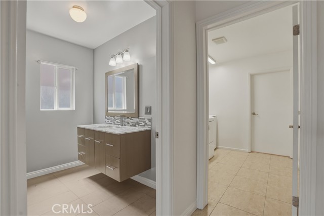 Detail Gallery Image 12 of 37 For 6527 Buffalo, Van Nuys,  CA 91401 - 3 Beds | 2 Baths