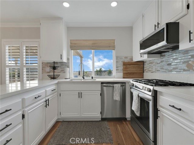 Detail Gallery Image 13 of 38 For 4895 Buttercreek, Moorpark,  CA 93021 - 4 Beds | 3 Baths