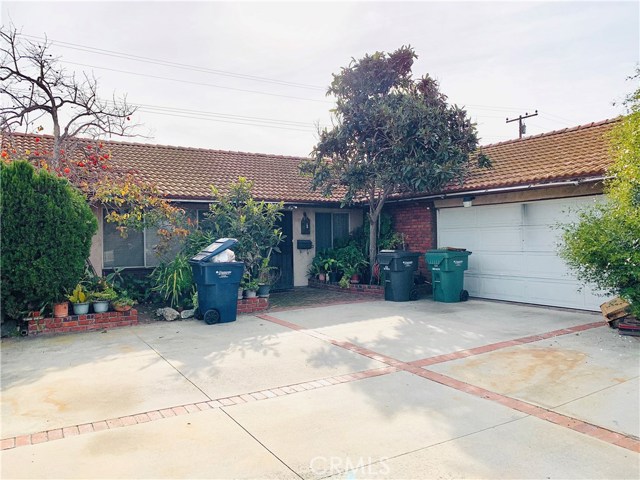 6262 Royal Oak Dr, Huntington Beach, CA 92647