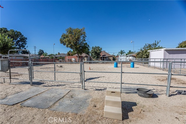 Detail Gallery Image 34 of 47 For 9730 Stonehurst Ave, Sun Valley,  CA 91352 - 3 Beds | 2 Baths