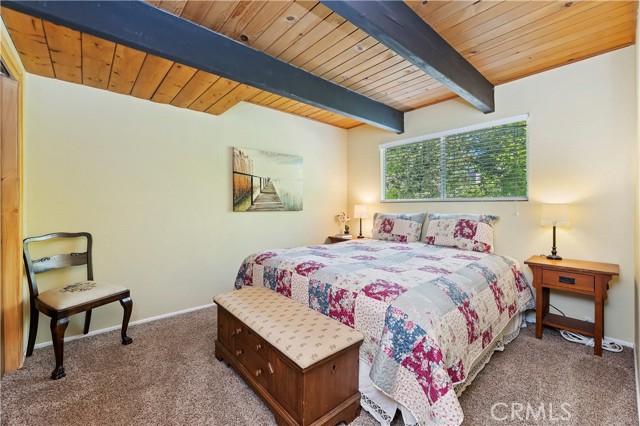 Detail Gallery Image 14 of 26 For 1075 Grass Valley Rd, Lake Arrowhead,  CA 92352 - 3 Beds | 2 Baths