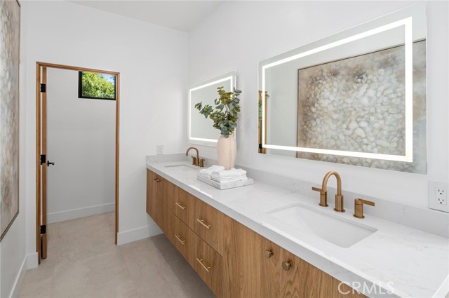 Detail Gallery Image 29 of 35 For 281 Santo Tomas Ave, Costa Mesa,  CA 92627 - 4 Beds | 4/1 Baths