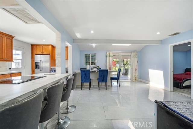 Detail Gallery Image 12 of 58 For 15330 Hart St, Van Nuys,  CA 91406 - 4 Beds | 4 Baths