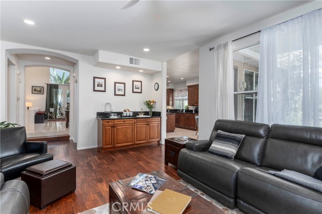 Detail Gallery Image 11 of 44 For 7371 Westcliff, West Hills,  CA 91307 - 5 Beds | 5 Baths