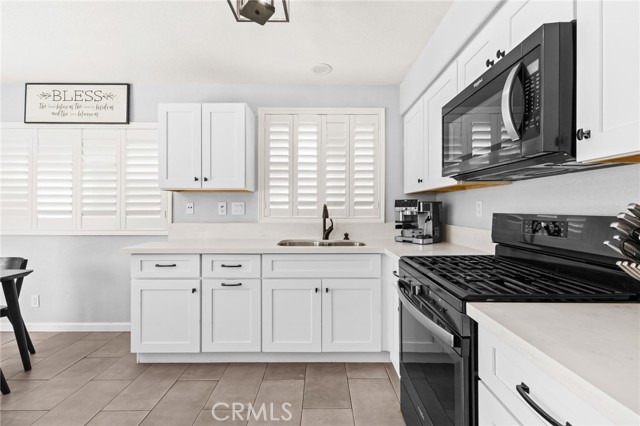 Detail Gallery Image 23 of 59 For 823 Pathfinder Way, Corona,  CA 92878 - 3 Beds | 2/1 Baths