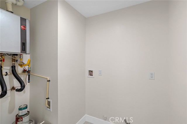 Detail Gallery Image 12 of 25 For 14815 Country Ln #2,  Fontana,  CA 92335 - 3 Beds | 2 Baths