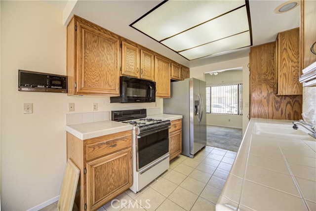 757 Ensenada Drive, Hemet CA: https://media.crmls.org/medias/f8348de8-4a1a-4dd5-8f8b-8324995ca1d9.jpg