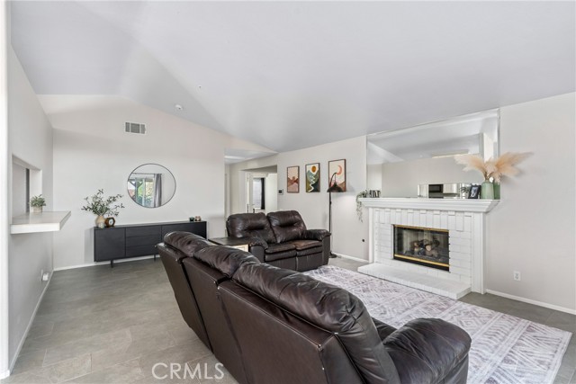 Detail Gallery Image 2 of 24 For 7905 Valencia Ct, Highland,  CA 92346 - 3 Beds | 2 Baths