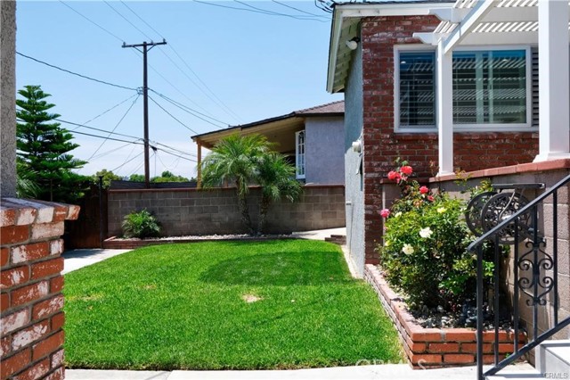 2031 Jolley Drive, Burbank CA: https://media.crmls.org/medias/f8365d50-b3bb-4859-80b5-87ccaa996ed3.jpg