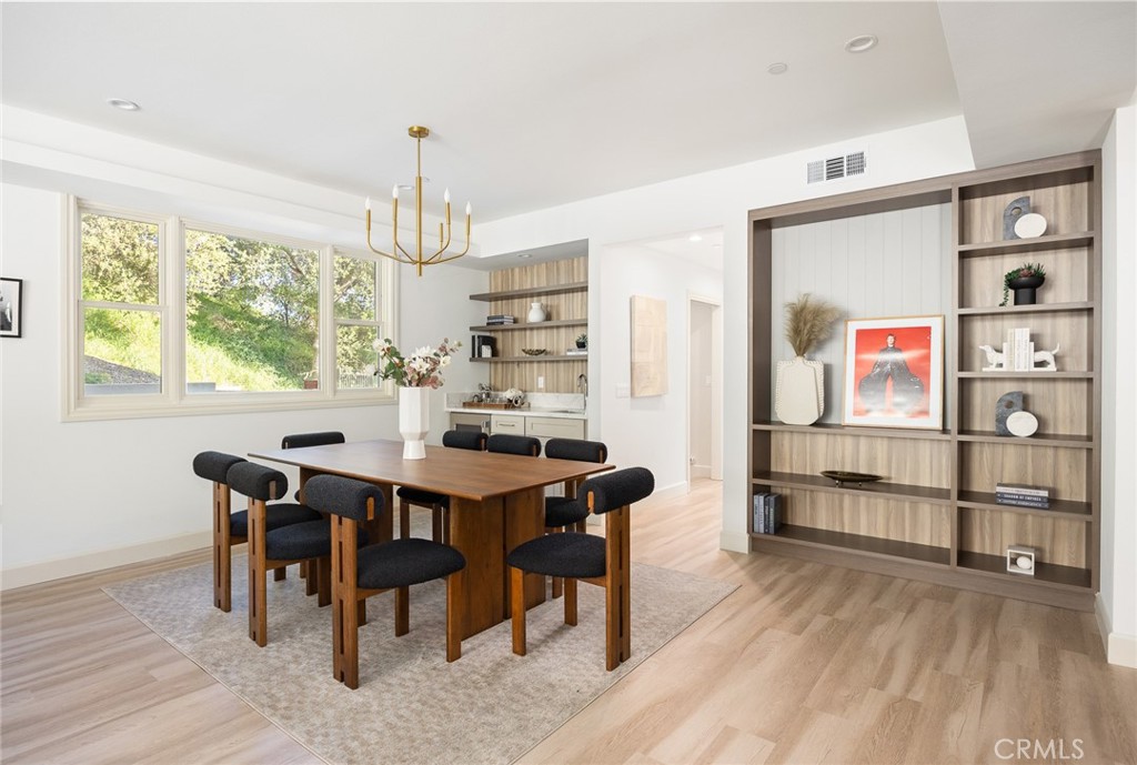 https://media.crmls.org/medias/f836b4d8-b466-4cd0-901a-46856905d2cf.jpg?preset=X-Large
